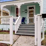 Historic Home With Heated Mini Pool Walking Distance To Downtown San Antonio!
