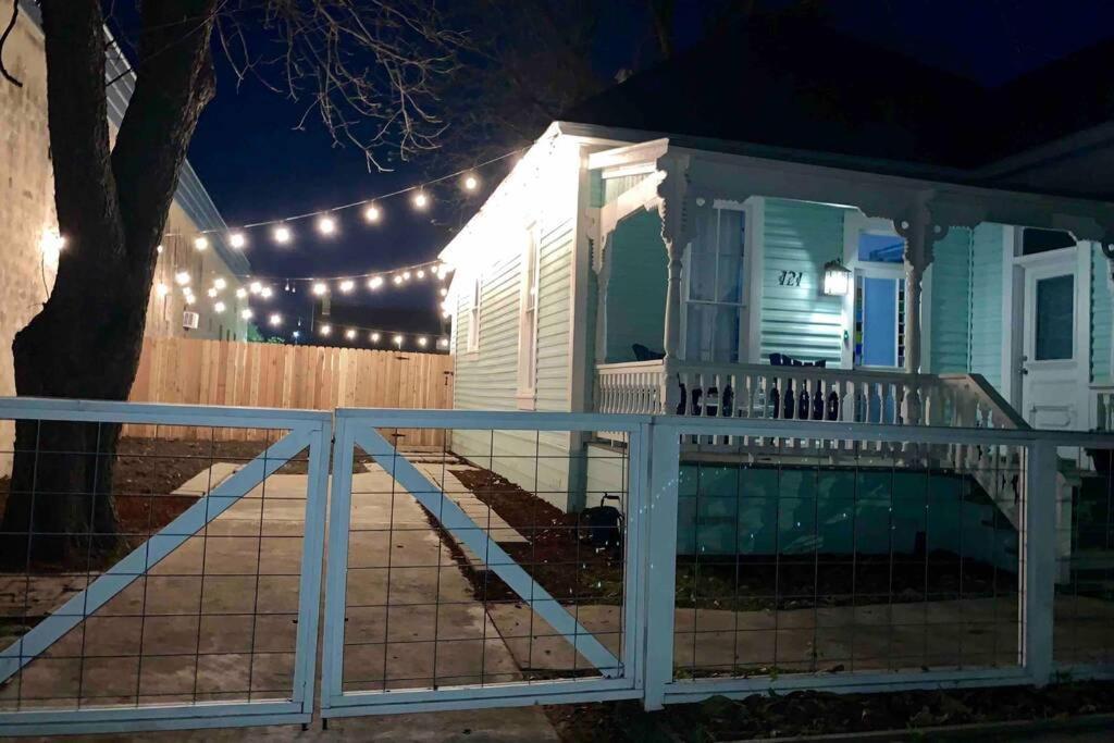 Holiday home Historic With Heated Mini Pool Walking Distance To Downtown San Antonio! San Antonio