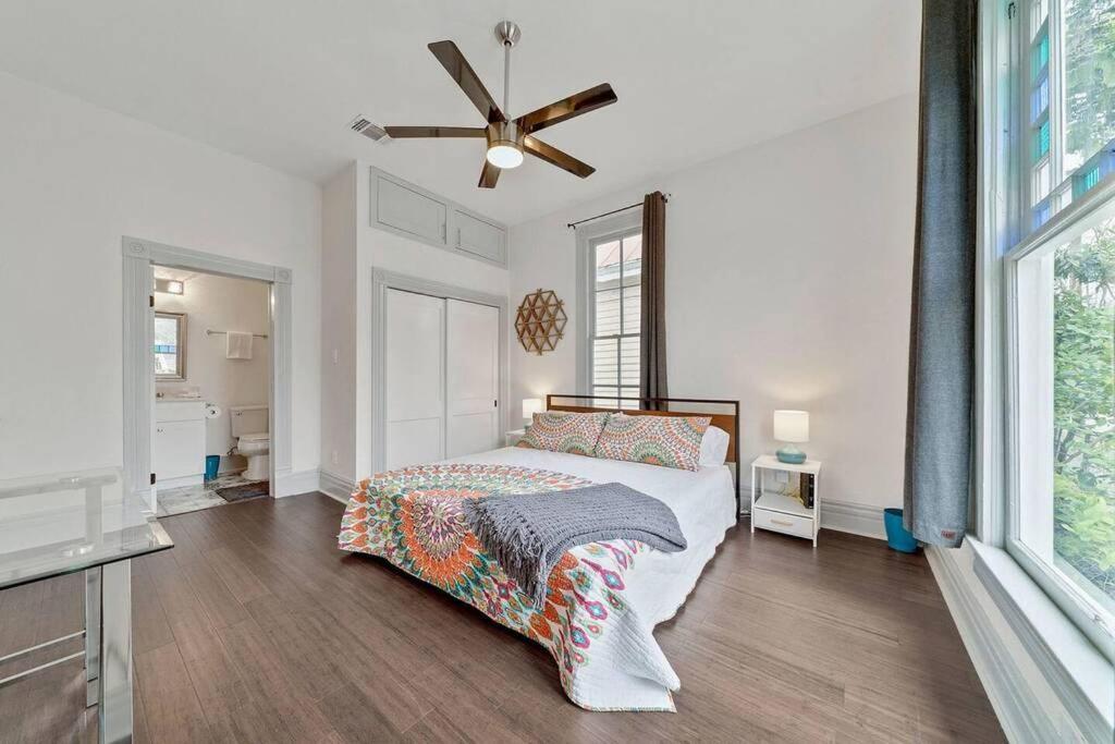 Historic With Heated Mini Pool Walking Distance To Downtown San Antonio! * San Antonio
