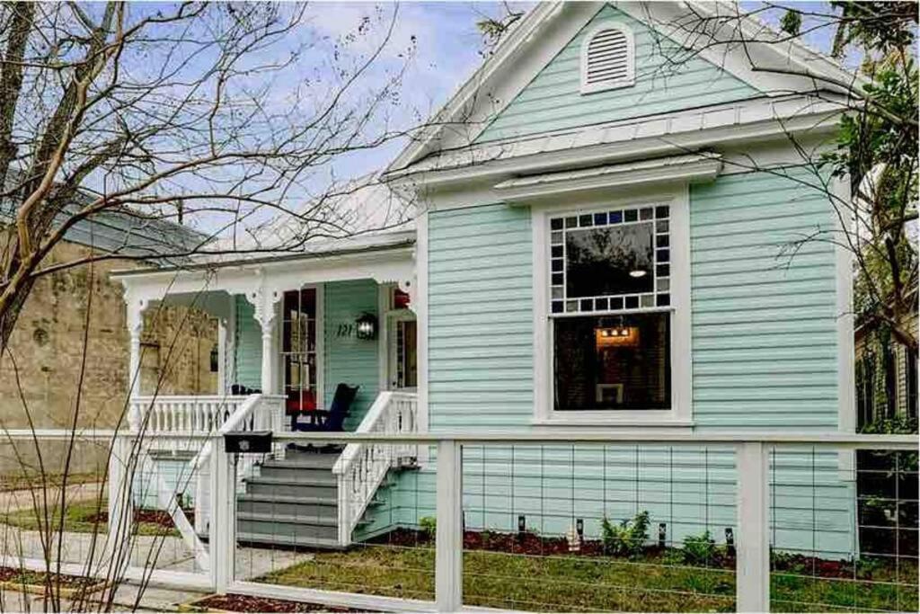 Holiday home Historic With Heated Mini Pool Walking Distance To Downtown San Antonio! San Antonio