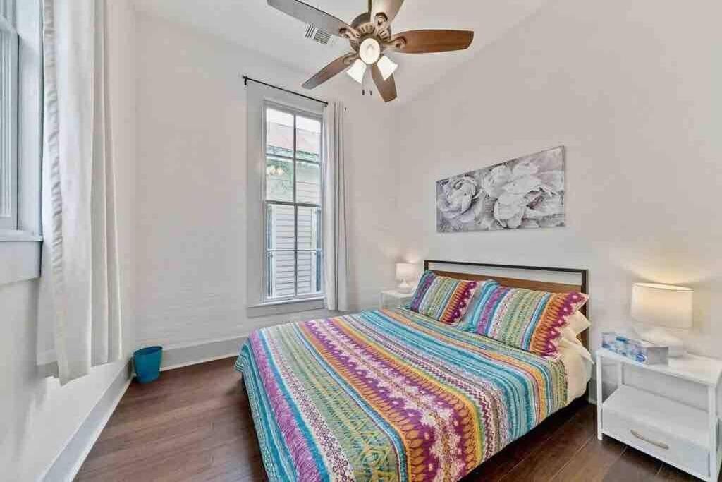 Historic With Heated Mini Pool Walking Distance To Downtown San Antonio! Holiday home