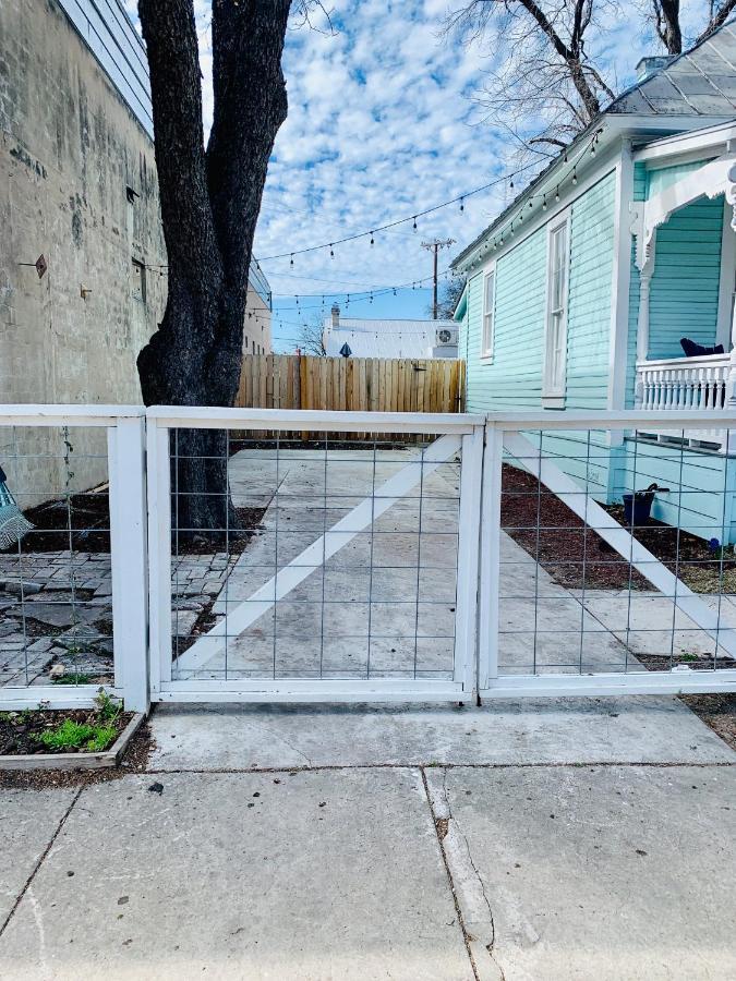 Historic With Heated Mini Pool Walking Distance To Downtown San Antonio! Holiday home *